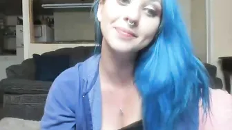 easygoing1 a woman with a wide pelvis gets shaved cunt
