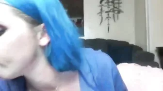 easygoing1 sweet thing masturbates shaved cunt