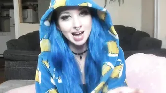 easygoing1 cute slut handjob pussy