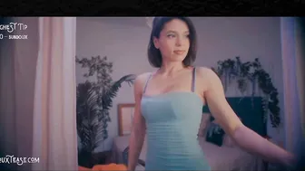 douxtease with a toy in the pussy