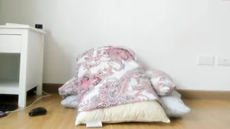 bigtroublelittlechina exquisite young lady caresses shaved holes