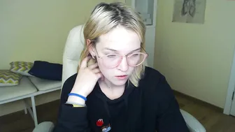 donna_crellin sexy lady fucks shaved holes