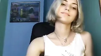 domidaves hot chick fucks pussy sex toy