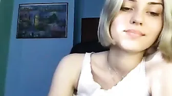 domidaves hot chick fucks pussy sex toy