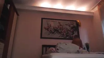 highlemonsss mature slut pulls pussy while lying in a chair