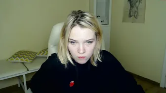 donna_crellin busty cam girl masturbates cunt