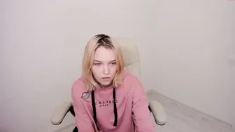 donna_crellin exquisite blonde relish masturbating cunt