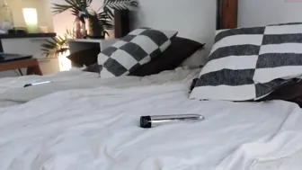 demi_vikky exquisite cam girl fucks herself in the vagina