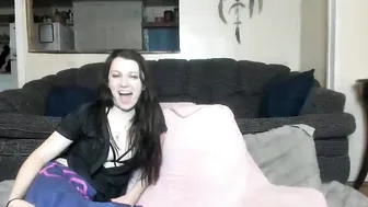 easygoing1 cute babe rides a sex toy