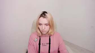 donna_crellin exquisite bitch indulges with a toy
