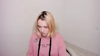 donna_crellin exquisite bitch indulges with a toy