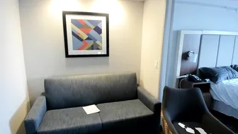 dddtraveler luxurious bitch fucks pussy with phallus