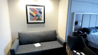 dddtraveler luxurious bitch fucks pussy with phallus