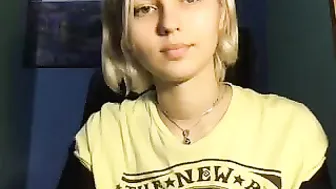 domidaves busty blonde hot jerks off her cunt