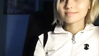 domidaves caresses the clitoris under the table