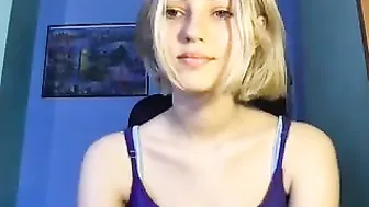 domidaves slut fucks the cap with his fingers