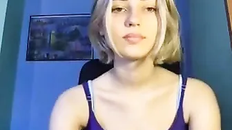 domidaves slut fucks the cap with his fingers