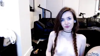 daddiscooki playing with dildo