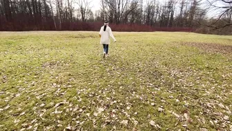 Victoria Treason spectacular skin cleaves the vagina with a large dildo