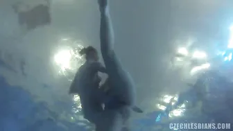 watch sex in the pool on a hidden camera