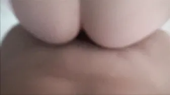 fucked a virgin in the entrance of the house