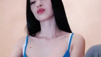 y0ssi Insatiable slut fucks two holes