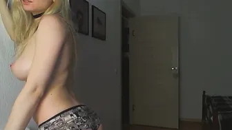 jollenne Exquisite confused caresses shaved pussy