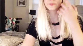 denvertaylor Shy model masturbates cunt