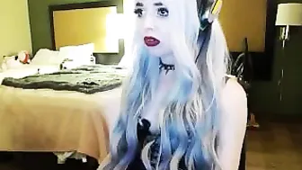 insyndra squirt on the table