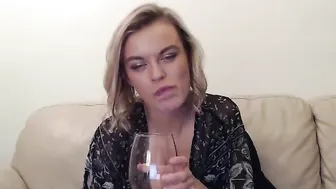 ladyboop gently fucks her pussy