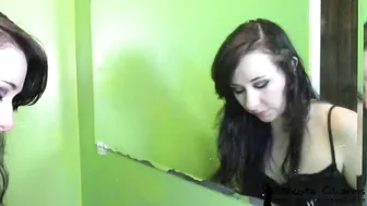 dakotacharmsxxx crazy chick caresses natural tits