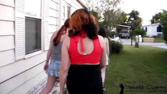 dakotacharmsxxx beautiful woman jerks off pussy