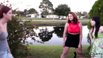 dakotacharmsxxx beautiful woman jerks off pussy