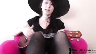 dakotacharmsxxx juicy harlot masturbating vagina