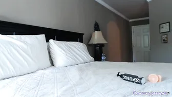 jess ryan slutty lady fucks her ass hard