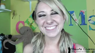 dakotacharmsxxx 04 May 2020