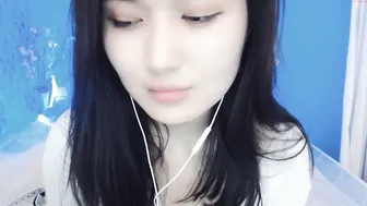 liraia adorable bitch twirls elastic booty