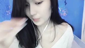 liraia adorable bitch twirls elastic booty