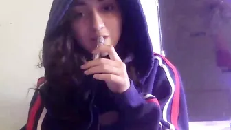 juliejoint busty  girl  fingering her pussy with a vibrator