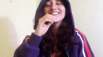 juliejoint busty  girl  fingering her pussy with a vibrator