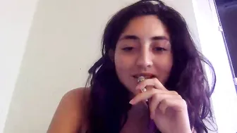 juliejoint busty  girl  fingering her pussy with a vibrator