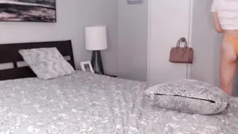 little_loren attractive lady relish fucks vagina with a sex toy