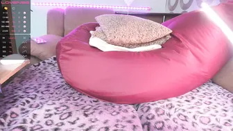 just_lili sexy lady fucks shaved holes