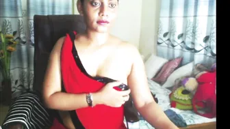 nahar30 cute chick gently pulls pussy