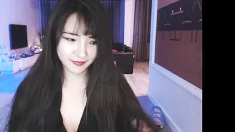 jointotoro Busty young lady