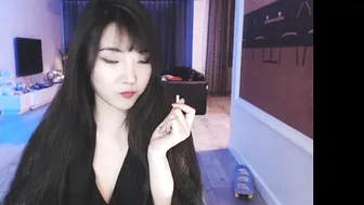 jointotoro Busty young lady