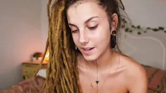 kaalikat amazing female caresses shaved pussy