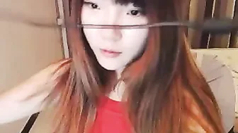 jointotoro big tit babe pulls clit