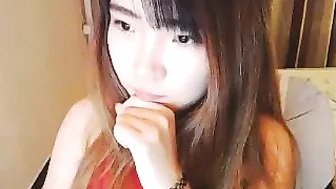 jointotoro big tit babe pulls clit