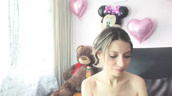 jessica_harrys excellent skin sucking rubber penis